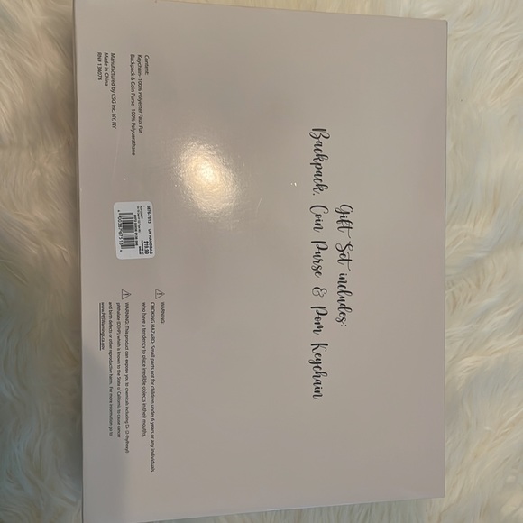 COPY - Gift Set Geometric Black Mini Backpack with Puff Keychain and Coin Purse - Picture 3 of 3